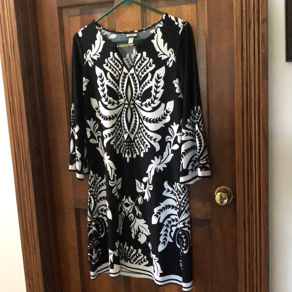 Haani dress . Med